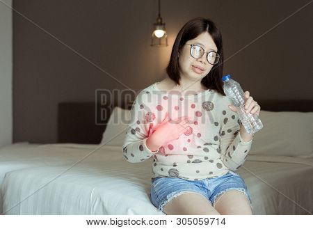 Asian Women Having Or Symptomatic Reflux Acids,gastroesophageal Reflux Disease,drinking Water