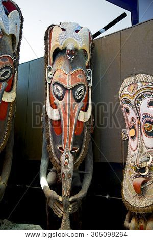 Traditional Papua New Guinea Wooden Tribal Mask