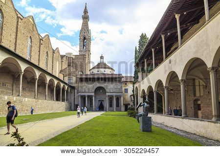 Florence, Italy - September 18, 2018: This Is The First Cloister Of The Church Of Santa Croce With P