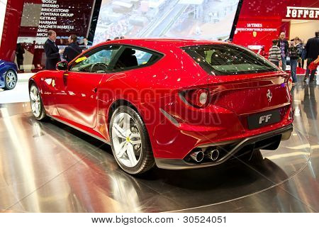 Genève - 8 marts: The Ferrari FF udstillet på 81 International Motor Show Palexpo-Genève på M