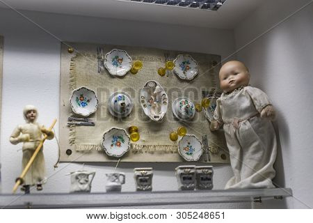Munich, Germany - November 23, 2018 : Traditional Ceramic Souvenirs At The Viktualienmarkt Christmas