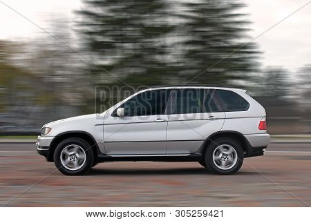 Chernigov, Ukraine - November 16, 2017: Bmw X5 (e53) In The Center Of The City