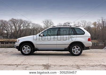 Chernigov, Ukraine - November 16, 2017: Bmw X5 (e53) In The Center Of The City