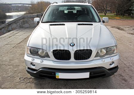Chernigov, Ukraine - November 16, 2017: Bmw X5 (e53) In The Center Of The City