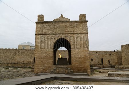 Ateshgah The Antique Buildings And Temple