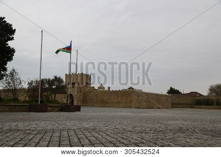 Ateshgah The Antique Buildings And Temple