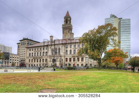 Worcester, Massachusetts/united States - October 10, 2018: A View Of City Hall In [october 10, 2018]