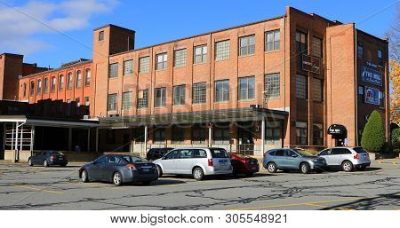 Westfield, Massachusetts/united States - November 3, 2018: A View Of Converted Old Mill In Westfield