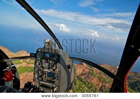Helikopter Cockpit View af tropiske kyst