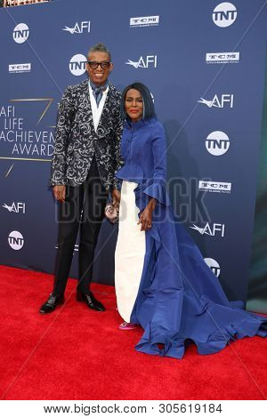 LOS ANGELES - JUN 6:  B Michael, Cicely Tyson at the  AFI Honors Denzel Washington at the Dolby Theater on June 6, 2019 in Los Angeles, CA