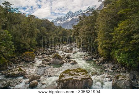 The Beautiful Scenery View Of The Nature In Milford Sound Highway With Mt.tutoku (2,723 Metres) The 