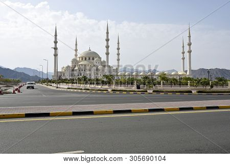 Grand Sheikh Zayed Mosque, Fujairah, United Arab Emirates, June 4, 2019. View Of The Mosque In The D