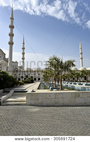 Grand Sheikh Zayed Mosque, Fujairah, United Arab Emirates, June 4, 2019. View Of The Mosque In The D