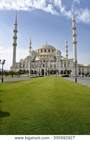 Grand Sheikh Zayed Mosque, Fujairah, United Arab Emirates, June 4, 2019. View Of The Mosque In The D
