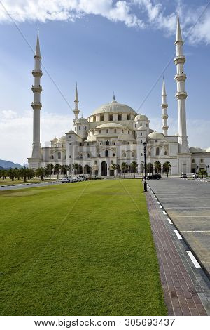 Grand Sheikh Zayed Mosque, Fujairah, United Arab Emirates, June 4, 2019. View Of The Mosque In The D