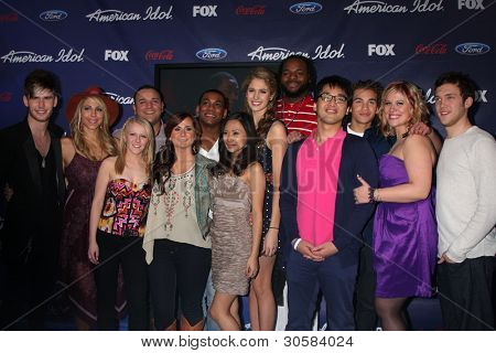 LOS ANGELES - MAR 1: American Idol sezon 11 Finalists.Colton Dixon American Idol Güney yönü geldi.