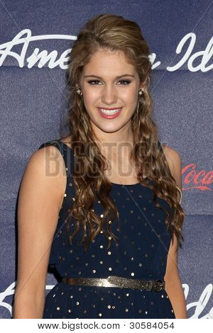 LOS ANGELES - MAR 1: Shannon Magrane.Colton Dixon arriva a American Idol Season 11 Top 13 Par