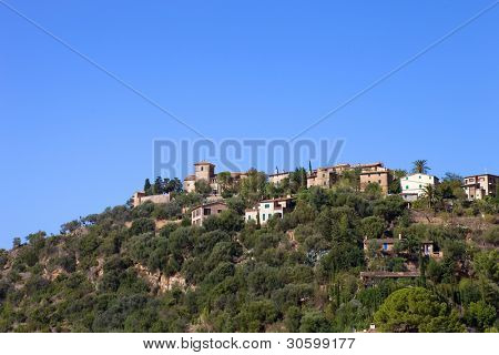 maleriske og historiske by Deia i Tramuntana, Mallorca, Spanien
