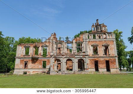 Runowo Krajenskie, Kujawsko Pomorskie / Poland - June 11, 2019: Ruins Of An Old Estate. Ruined Mansi