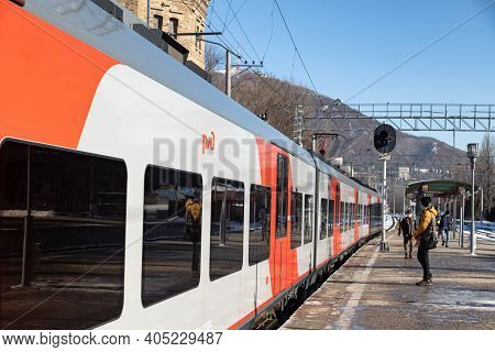 High-speed Train 