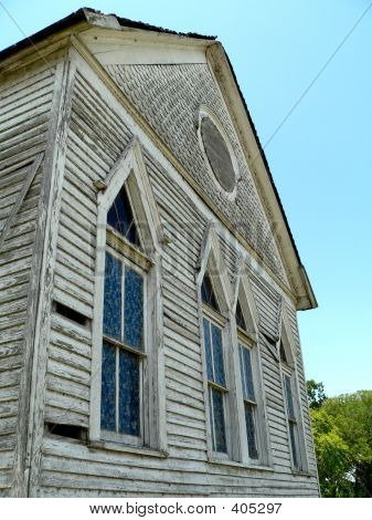 Vecchia chiesa abbandonata