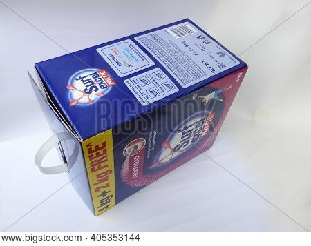 Closeup Of Surf Excel Matic Front Load Detergent Powder 6Kg Box And Pack Isolated On White Backgroun