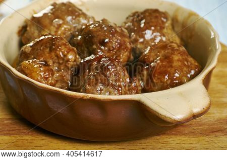 Boulets Sauce Lapin à La Liègeoise - Popular Belgian Dish Known As Boulets Liégeoise Consists Of Bee