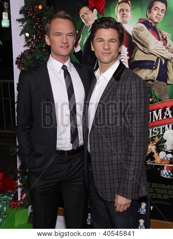 LOS ANGELES - NOV 02: Neil Patrick Harris & David Burtka přijíždějí 