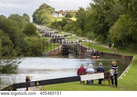 Devizes, Wiltshire, Uk, August 25 2020. Caen Hill Locks On The Kennet And Avon Canal. Devizes, Engla