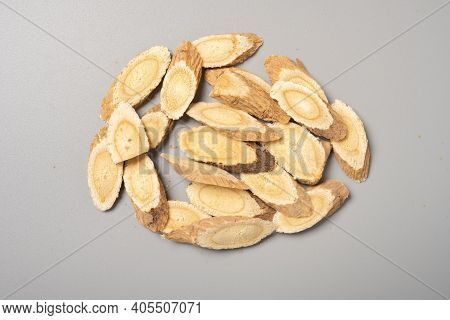 Top View Herb Huangqi Or Astragali Radix Or Mongolian Milkvetch Root Membranous Milkvetch