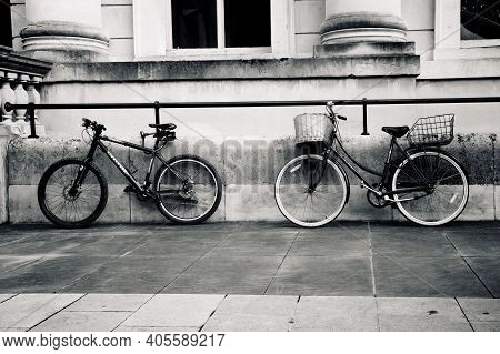 Oxford, Uk - October 25. Bicycle Outside The Ashmolean Museum Of Art And Archaeology October 25, 201