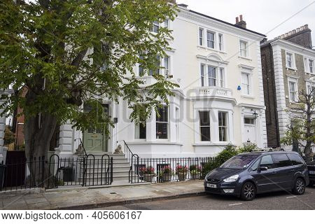 Kensington, Uk - May 20, 2019. Old Architecture Of Kensington. Kensington, London, England, Uk, May 