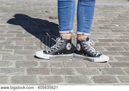 Chartres, France - Spetember 2, 2019: Image Of  The Lower Part Of Teenager's Legs In Jeans And All S