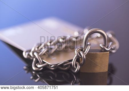 Credit Card Security, Safe Trading. Credit Card Lock Chain.