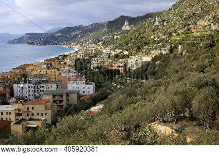 Varigotti (sv), Italy - December 30, 2017: View Of Varigotti Village From Crena Point, Italian Rivie