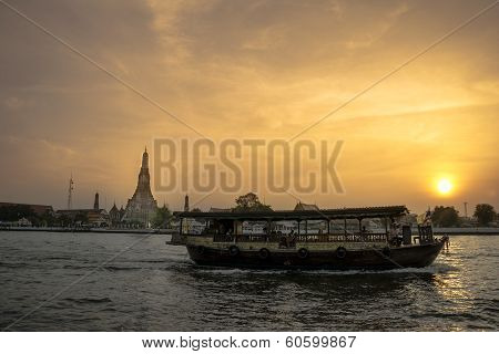 Wat Arun, The Temple Of Dawn, Bangkok, Thailandia.