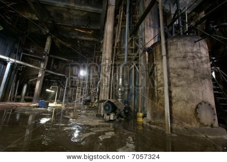 Vecchia fabbrica abbandonata.