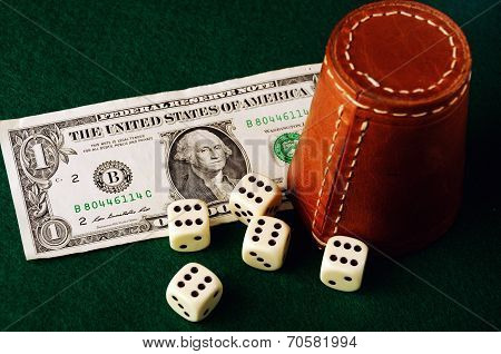 Dice Cup Dollar
