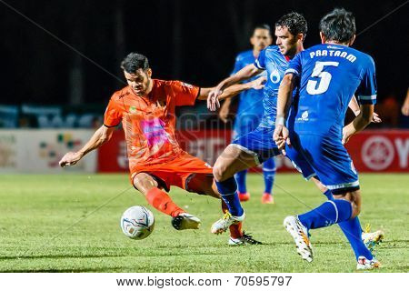 Sisaket Thailand-august 13: Victor Amaro Of Sisaket Fc. (orange) In Action During Thai Premier Leagu