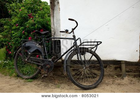 Vecchio Baker consegna biciclette