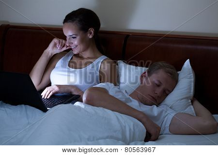 Nigth With Internet