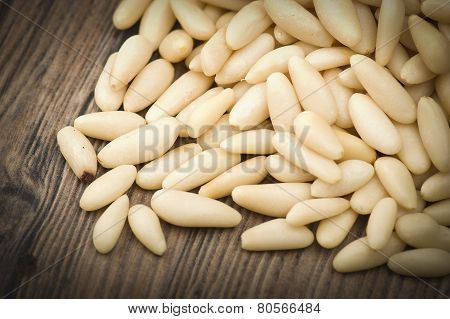 clean pine nuts