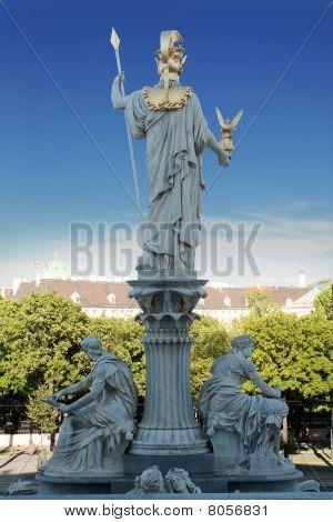 Афины Паллады напротив Венского парламента
