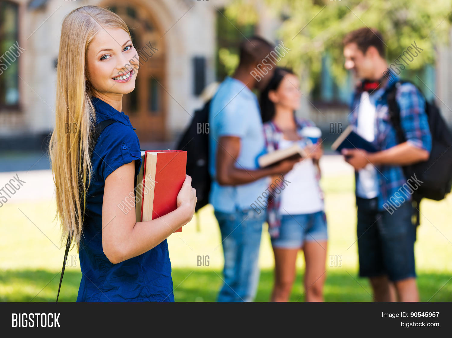 Он учился за границей. Университет за границей. За границей. Моё будущее в моих руках. Учеба после 11 класса за границей.