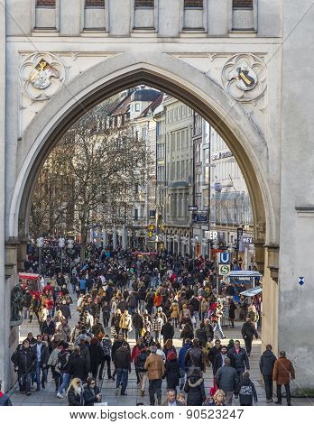 People Pass The Karlstor At Stachus