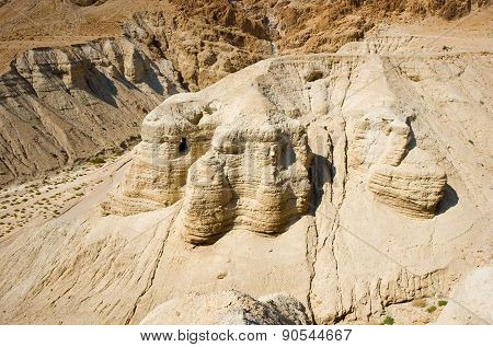 Scrolls Cave Of Qumran