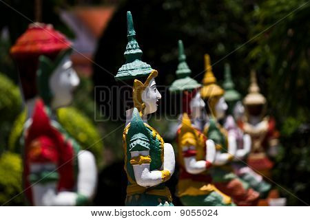 Deva i traditionell thailändsk stil dekoration