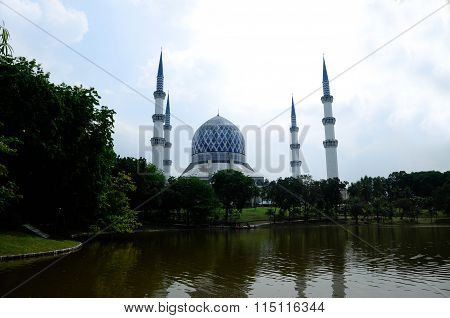 Sultan Salahuddin Abdul Aziz Shah Mosque a.k.a Shah Alam Mosque