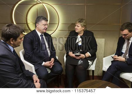 Petro Poroshenko And Erna Solberg In Davos