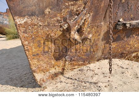 The nose of the ship standing in the desert